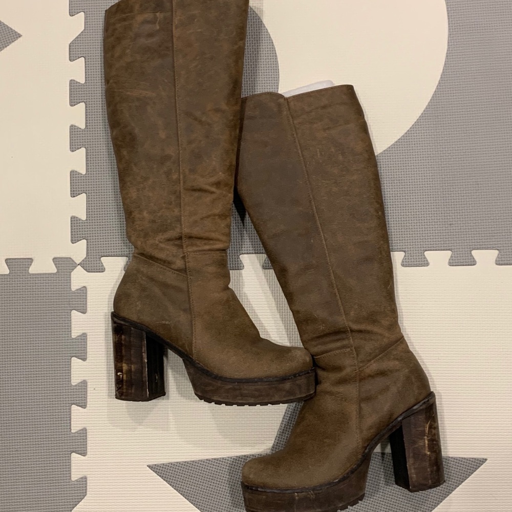 Chelsea boots with heels